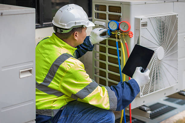 Professional Hvac technician working in Clearfield, UT